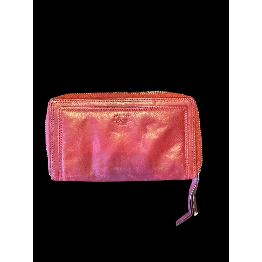 G.H.Bass & CO Woman's Leather Red Zip Around Wallet